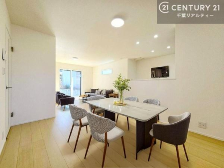 ���r���O �Ƌ��CG�p�[�X�ł��B�L�X�_�C�j���O�X�y�[�X�I������肨�H���B�΂��������y�������Ԃ��߂����܂��B���X�̔���������܂��I