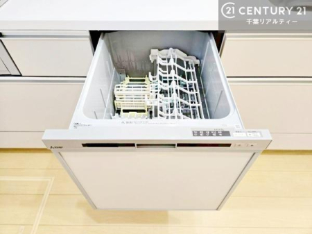 �L�b�`�� �H��@�t���̃L�b�`���ł��I�Z���������r��h�~�Ƃ��đ�ϊ��􂷂�֗��Ȏd�l�ł��I�r���g�C���Ȃ̂ŃL�b�`���̏ꏊ����炸�����X�y�[�X���L���g�����Ƃ��o���܂��I