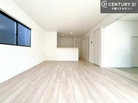 ���r���O �D�����z���܂肪���r���O����ł���ċ��S�n�̗ǂ���Ԃ����o���Ă���܂��I
���났�̎��Ԃ��߂����܂��I