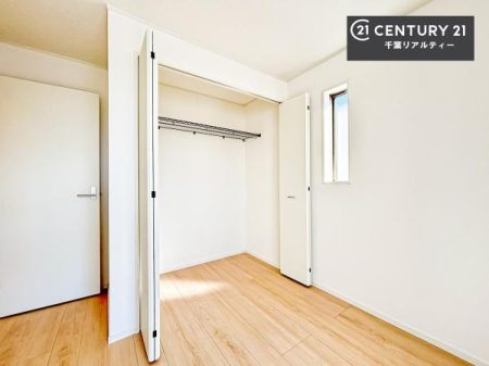 �q������ ���[�X�y�[�X�����Ă��܂��I�������X�b�L�����ڂ��鎖���ł��܂��ˁB
�Ƌ��I�΂Ȃ��V���v���ȃf�U�C���ׁ̈A�Ƌ��I�΂����C�ɓ���̋�ԍ�肪�ł������ł��ˁB