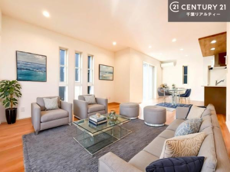 ���r���O �Ƌ��CG�p�[�X�ł��B�J�����̂���L�XLDK�I�\�t�@�[��_�C�j���O�e�[�u����u���Ă������ɂȂ�Ȃ��̂ŉ��K�ɉ߂����܂��I�R�~���j�P�[�V���������₷�����r���O�ł��I