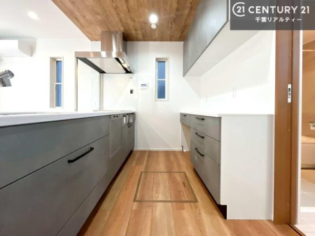 �L�b�`�� ���[�X�y�[�X���L�x�ŁA�����X�y�[�X���X�b�L���ƕЕt���Ђ�`�����p�ł��܂��I
���K�ɍ�Ƃ��ł��܂��I�����̗���������܂��I