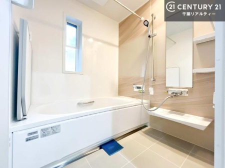 ���� �������������l�̕��͋C�̃o�X���[���́A�����o�Ă��ăo�X�^�C�����[���I
���d���撣���Ă��邲�J���ɂ��D�݂̓����̓����܂����āA�y����ł݂Ă͂������ł��傤���H