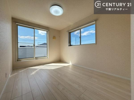 �m�� �V���v���Ƀf�U�C������Ă��邽�߁A�Ƌ��I�т܂���I
���C�ɓ���̉Ƌ��u���Ă��낰���Ԃ���邱�Ƃ��ł��܂��B