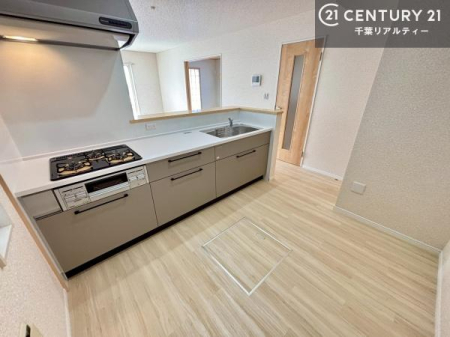 �L�b�`�� ��Ƃ����₷���V�X�e���L�b�`���ł��I���[����������t���Ă���̂ŁA�����X�y�[�X�ɕ���u���Ȃ��čςނ̂ŁA�L�X�g���āA���K�ɍ�Ƃ��ł��܂��I