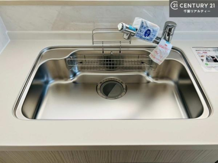 �L�b�`�� ���C�h�ȃV���N�ł��ˁI�������˂ɂ������������₷���Ǝ����y�X�d�l�̃V�X�e���L�b�`���ł��I
�f�U�C�����Ƌ@�\�������˂��L�b�`���Ő�����������܂��ˁI