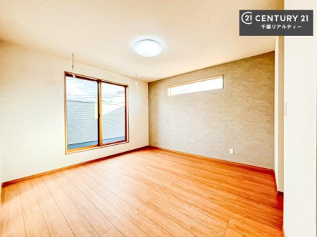 �Q�� �o���R�j�[�ɖʂ��Ă���m���ł��B���邭�����肪����A���C����������ł��܂��I���N���āA�O�ɏo�Ĕw�L�т����[�ċz�����ǂ������}������邱�Ƃ��ł��܂��B