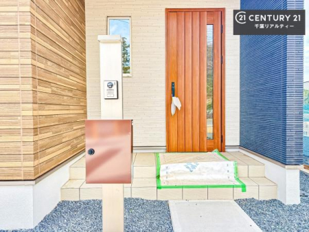 ���̑� �Ɨ��|�X�g��������ˌ��ďZ��B���֎������������Ƃ�����ۂŁA�X�֕��̎󂯎����X���[�Y�ɍs���܂��B�Z�܂��̊O�ςɂ����a�����g������̗ǂ��ݔ��ł��B