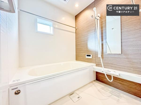 ���� �������������l�̕��͋C�̃o�X���[���́A�����o�Ă��ăo�X�^�C�����[���I
���d���撣���Ă��邲�J���ɂ��D�݂̓����̓����܂����āA�y����ł݂Ă͂������ł��傤���H