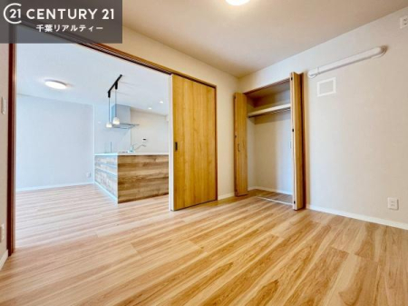 �m�� �V���v���Ƀf�U�C������Ă��邽�߁A�Ƌ��I�т܂���I
���C�ɓ���̉Ƌ��u���Ă��낰���Ԃ���邱�Ƃ��ł��܂��B