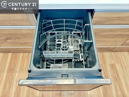 �L�b�`�� �H��@�t���̃L�b�`���ł��I�Z���������r��h�~�Ƃ��đ�ϊ��􂷂�֗��Ȏd�l�ł��I�r���g�C���Ȃ̂ŃL�b�`���̏ꏊ����炸�����X�y�[�X���L���g�����Ƃ��o���܂��I