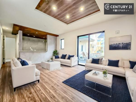 ���r���O �Ƌ��CG�p�[�X�ł��B��؂ȉƑ����W�܂邩�炱��LDK�ɂ͂�����肽���B
���t�H�[���Ő��܂�ς�������@�ŐV���������͂������ł����I