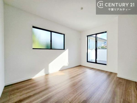 �m�� �V���v���Ƀf�U�C������Ă��邽�߁A�Ƌ��I�т܂���I
���C�ɓ���̉Ƌ��u���Ă��낰���Ԃ���邱�Ƃ��ł��܂��B