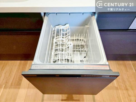 �L�b�`�� �H��@�t���̃L�b�`���ł��I�Z���������r��h�~�Ƃ��đ�ϊ��􂷂�֗��Ȏd�l�ł��I�r���g�C���Ȃ̂ŃL�b�`���̏ꏊ����炸�����X�y�[�X���L���g�����Ƃ��o���܂��I