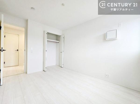 �m�� �L�x�Ȏ��[�X�y�[�X�ŁA�Z��Ԃ�������B
��������}���A��������Ԃ�ۂĂ���[�[���̏Z�܂��ł��B