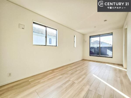 �m�� �V���v���Ƀf�U�C������Ă��邽�߁A�Ƌ��I�т܂���I
���C�ɓ���̉Ƌ��u���Ă��낰���Ԃ���邱�Ƃ��ł��܂��B