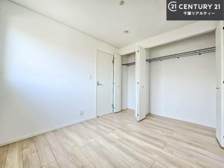 �Q�� �D���������������ޗm���́A���̖ڊo�߂��C�������ǂ������ł��ˁB���������Ԃ��������Ɖ߂������Ƃ��ł��܂��B�D�����F�����̃t���[�����O���ǂ�ȉƋ�ɂ��}�b�`���܂��I