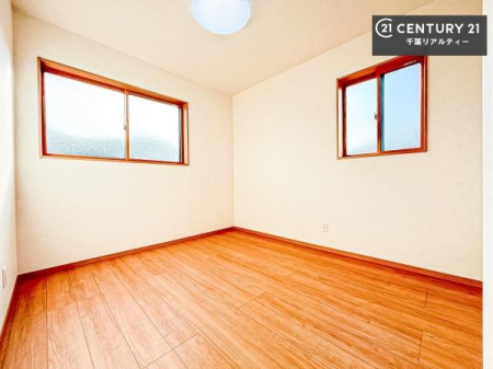 �m�� 2�ʍ̌����m�ۂ������邢�����́A���ʂ����ǂ��A���邭��ϋ��S�n�̗ǂ���ԂƂȂ��Ă���܂��B�����b�N�X���ĉ߂�����S�n�̗ǂ��������ł��I