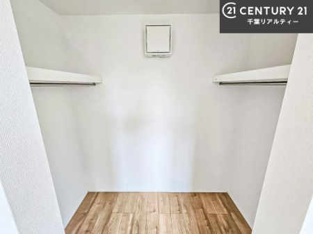 ���[ �E�H�[�N�C���N���[�[�b�g�t���ł��B��������̂��m���Ȃǂ����[���Ă��������ł��ˁI���ɂ���@�������ȂǋG�ߕ��̑傫�ȉƓd�����[�ł��܂��I