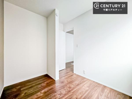 �q������ ���[�X�y�[�X����������m�ۂ���Ă��邽�߁A���������w�p�i���T�b�ƕЕt���A���ł��X�b�L���B
�Y��ȋ�Ԃ��ۂĂ܂��I