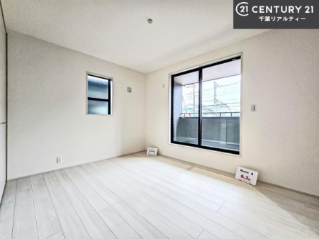 �m�� �o���R�j�[�ɖʂ��Ă���m���ł��B���邭�����肪����A���C����������ł��܂��I���N���āA�O�ɏo�Ĕw�L�т����[�ċz�����ǂ������}������邱�Ƃ��ł��܂��B