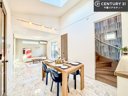 ���r���O ���r���O�S�̂����n����ΖʃL�b�`���Ȃ̂ŁA���q�l�̗l�q�������Ȃ����Ƃ��ł���q��Ă����₷�����S�ȊԎ�ł��I