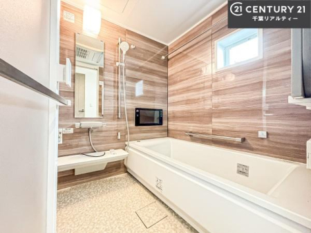 ���� �������������l�̕��͋C�̃o�X���[���́A�V�b�N�ȃf�U�C���Ńo�X�^�C�����[���I
���d���撣���Ă��邲�J���ɂ��D�݂̓����̓����܂����āA�y����ł݂Ă͂������ł��傤���H