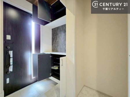 ���� ���ւ̉��I�́A���[�͗ǍD�ŌC���������萮���ł��邾���łȂ��A����I�Ƃ��Ă����p�\�B���C�ɓ���̏�����O���[����u���΁A���q���}���邨�����ȋ�ԂɎd�オ��܂��I