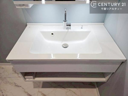 ���ʑ�E���ʏ� �g�Ȃ�𐮂�����ʏ��́A���������厖�ł��I������̐������̂��镵�͋C�����o�I�C�����悭���g�����������܂��B�L�X�����X�y�[�X���������ł��ˁI
