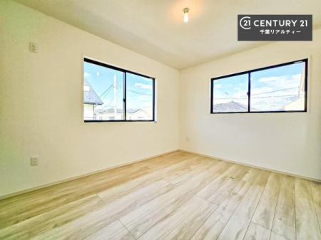 �Q�� �D���������������ޗm���́A���̖ڊo�߂��C�������ǂ������ł��ˁB���������Ԃ��������Ɖ߂������Ƃ��ł��܂��B�D�����F�����̃t���[�����O���ǂ�ȉƋ�ɂ��}�b�`���܂��I