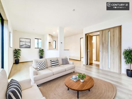 ���r���O �Ƌ��CG�p�[�X�ł��B�J�����̂���L�XLDK�I�\�t�@�[��_�C�j���O�e�[�u����u���Ă������ɂȂ�Ȃ��̂ŉ��K�ɉ߂����܂��I�R�~���j�P�[�V���������₷�����r���O�ł��I