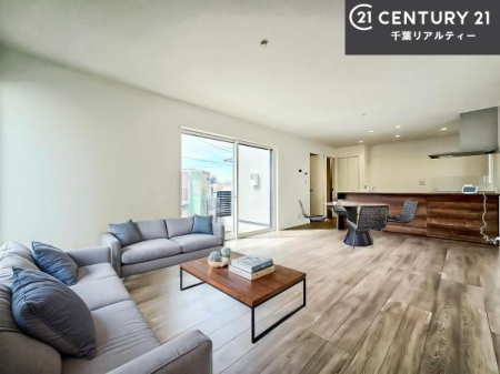 ���r���O �Ƌ��CG�p�[�X�ł��B�J�����̂���L�XLDK�I�\�t�@�[��_�C�j���O�e�[�u����u���Ă������ɂȂ�Ȃ��̂ŉ��K�ɉ߂����܂��I�R�~���j�P�[�V���������₷�����r���O�ł��I