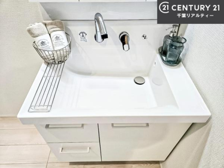 ���ʑ�E���ʏ� �[�����ʑ�{�E���́A�������˂ɂ����̂ł�����ꂪ�y�X�I���������ۂĂ܂��I
�L���C�Ȑ��ʏ��Ŏ��������̃��`�x�[�V�������オ��܂��ˁI