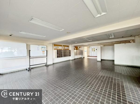 �G���g�����X �z������̗ǂ��G���g�����X�́A���Ƒ��₨�q�l���������}���Ă���܂��B
�����̕�炵�ɐS�n�悳�������炵�Ă�����Ԃł��B