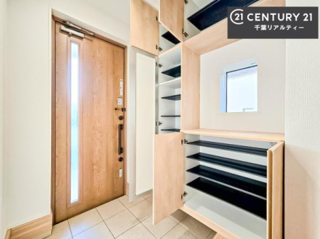 ���� ���ċA���Ă��Ă��A�������܁I�����������Ȃ�A�D�����}������Ă�����ԂɂȂ��Ă��܂��B
���邭��������錺�ւł��I