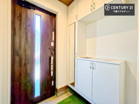 ���� �V���[�Y�{�b�N�X�t���Ȃ̂ŁA���ւ��Еt�����|�������₷���ł��I
�X�b�L���������ւŌ˂��J�����u�ԁA�������̂���S�n������Ԃ��o�}���Ă���܂��B
