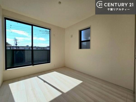 �Q�� �o���R�j�[�ɖʂ��Ă���m���ł��B���邭�����肪����A���C����������ł��܂��I���N���āA�O�ɏo�Ĕw�L�т����[�ċz�����ǂ������}������邱�Ƃ��ł��܂��B