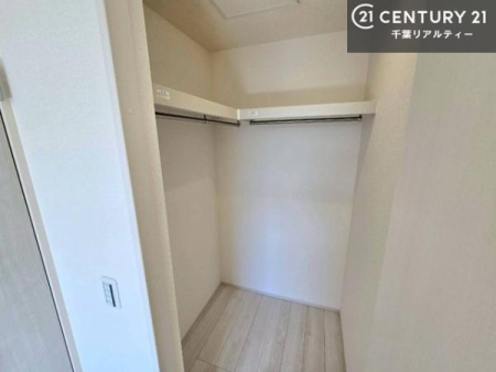 ���[ �E�H�[�N�C���N���[�[�b�g�t���ł��B��������̂��m���Ȃǂ����[���Ă��������ł��ˁI���ɂ���@�������ȂǋG�ߕ��̑傫�ȉƓd�����[�ł��܂��I