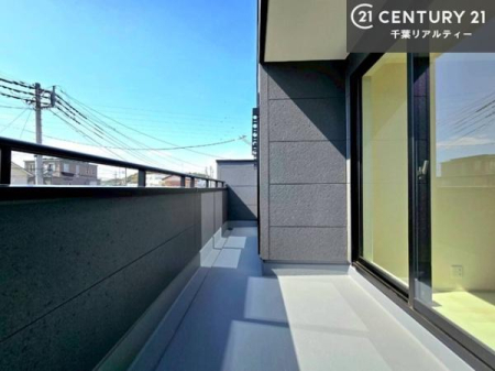 �o���R�j�[ �z������̗ǂ��o���R�j�[�ŁA�����󕨂��悭���������ł��ˁI
���V�C�̗ǂ����ɂ̓o���R�j�[�֏o�ă��t���b�V������̂��C�����悳�����ł��B