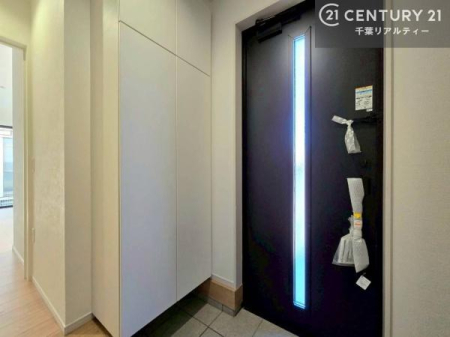 ���� �V���[�Y�{�b�N�X�t���B���ւ��Еt�����|�������₷���ł��I
�X�b�L���������ւŌ˂��J�����u�ԁA�������̂���S�n������Ԃ��o�}���Ă���܂��B