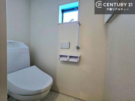 �g�C�� �������֍��ɂ��A�~��͕֍����g�����ł���̂ŗ₽���֍��ɍ��炸�ɍςފ������d�l�ł��I
