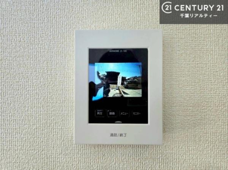 ���̑����� TV���j�^�[�t���C���^�[�z��������A�K��҂��f���Ŋm�F���Ă���Ή��ł��邽�߁A�h�Ɩʂ����S�ł��B���q�l�̂�����Ԏ��ɂ��S�����A���Ƒ��̈��S�E���S�ȕ�炵���T�|�[�g���܂��B