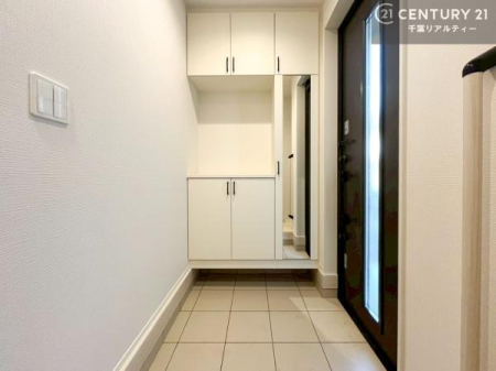 ���� �~���[�t���V���[�Y�{�b�N�X�t���Ȃ̂ŁA���ւ��Еt�����|�������₷���ł��I
�X�b�L���������ւŌ˂��J�����u�ԁA�������̂���S�n������Ԃ��o�}���Ă���܂��B