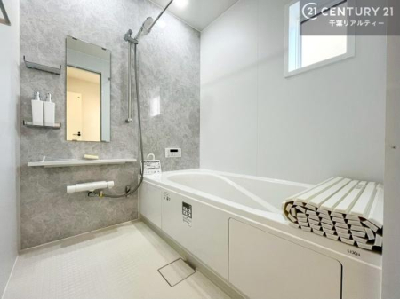 ���� �������������l�̕��͋C�̃o�X���[���́A�����o�Ă��ăo�X�^�C�����[���I
���d���撣���Ă��邲�J���ɂ��D�݂̓����̓����܂����āA�y����ł݂Ă͂������ł��傤���H