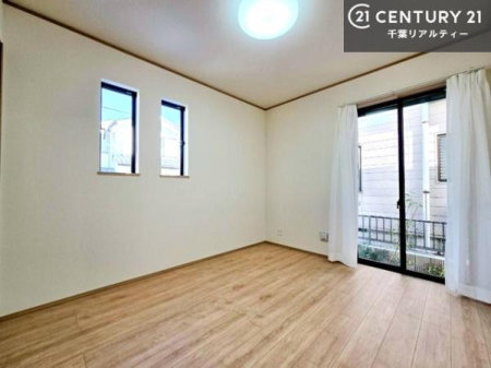 �m�� �V���v���Ƀf�U�C������Ă��邽�߁A�Ƌ��I�т܂���I
���C�ɓ���̉Ƌ��u���Ă��낰���Ԃ���邱�Ƃ��ł��܂��B