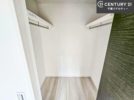 ���[ �E�H�[�N�C���N���[�[�b�g�t���ł��B��������̂��m���Ȃǂ����[���Ă��������ł��ˁI���ɂ���@�������ȂǋG�ߕ��̑傫�ȉƓd�����[�ł��܂��I