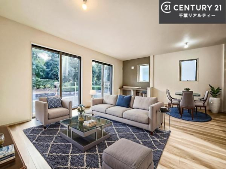 ���r���O �Ƌ��CG�p�[�X�ł��B�D�����z���܂肪���r���O����ł���ċ��S�n�̗ǂ���Ԃ����o���Ă���܂��I
���났�̎��Ԃ��߂����܂��I