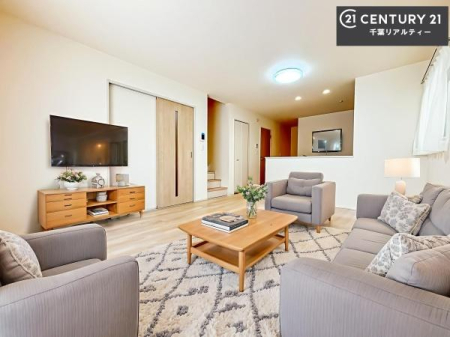 ���r���O �Ƌ��CG�p�[�X�ł��B�J�����̂���L�XLDK�I�\�t�@�[��_�C�j���O�e�[�u����u���Ă������ɂȂ�Ȃ��̂ŉ��K�ɉ߂����܂��I