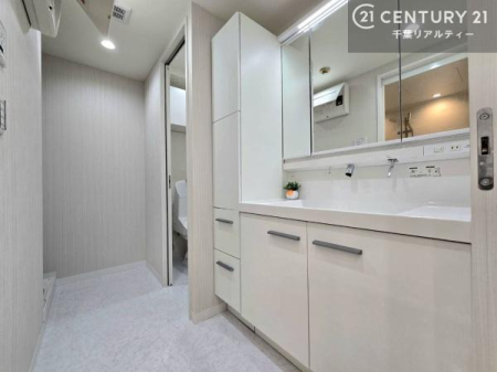 ���ʑ�E���ʏ� �g�Ȃ�𐮂�����ʏ��́A���������厖�ł��I������̐������̂��镵�͋C�����o�I�C�����悭���g�����������܂��B�L�X�����X�y�[�X���������ł��ˁI
