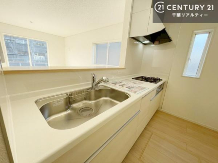 �L�b�`�� ��Ƃ����₷���V�X�e���L�b�`���ł��I���[����������t���Ă���̂ŁA�����X�y�[�X�ɕ���u���Ȃ��čςނ̂ŁA�L�X�g���āA���K�ɍ�Ƃ��ł��܂��I